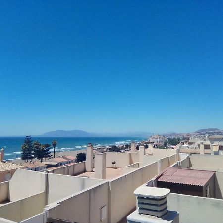 Precioso ático en Torre de Benagalbón a 20 metros del mar. Appartamento Esterno foto